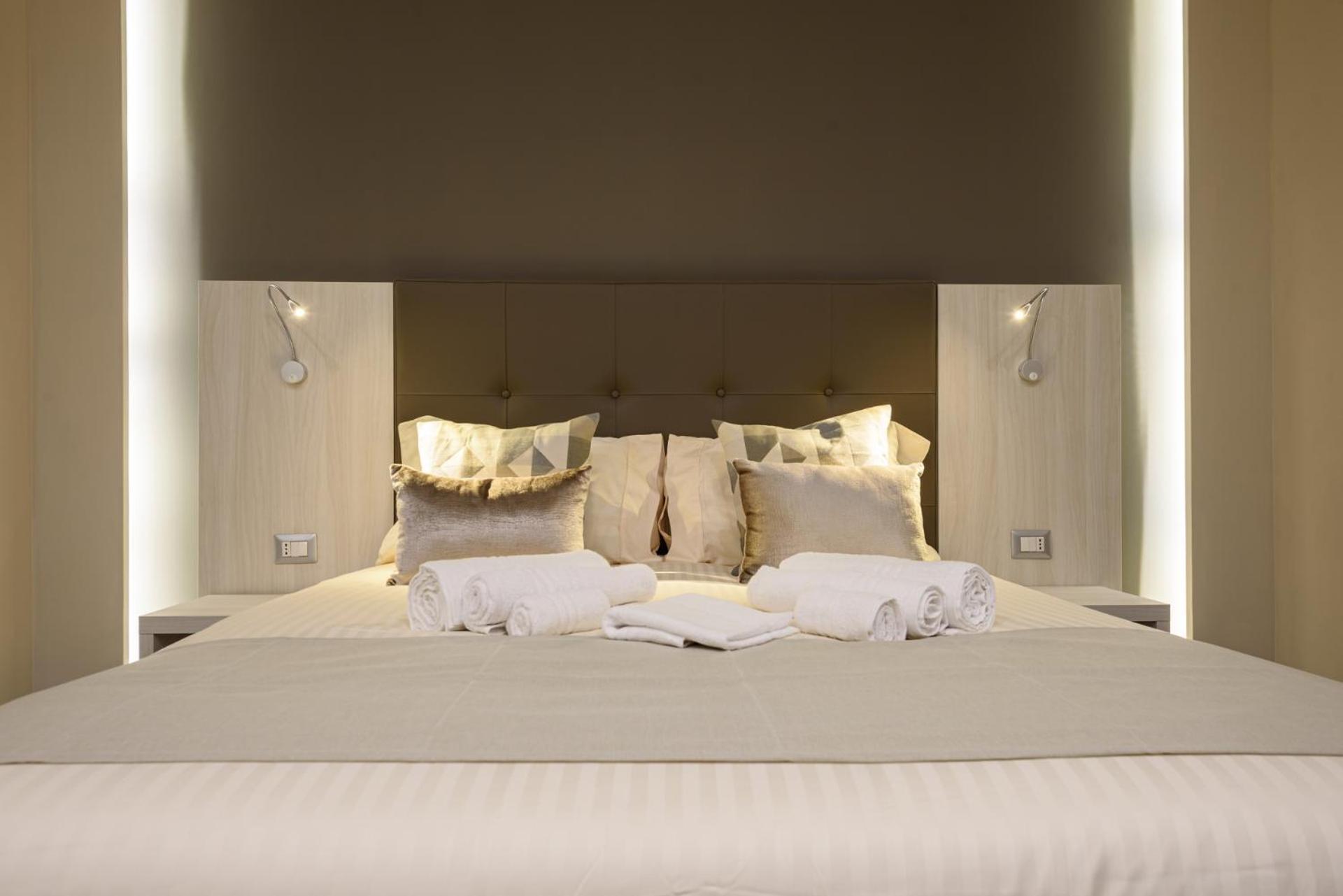 Deda & Fove Hotel Наполи Екстериор снимка