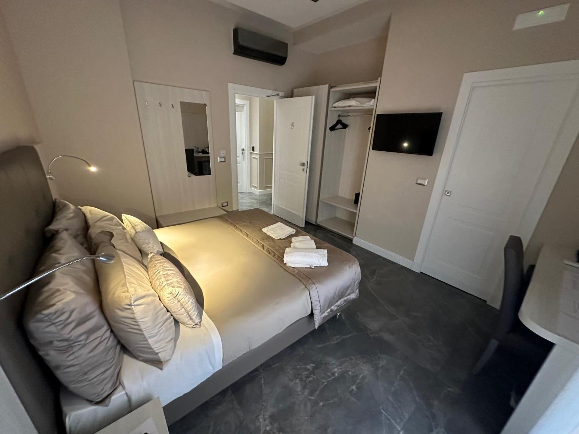 Deda & Fove Hotel Наполи Екстериор снимка