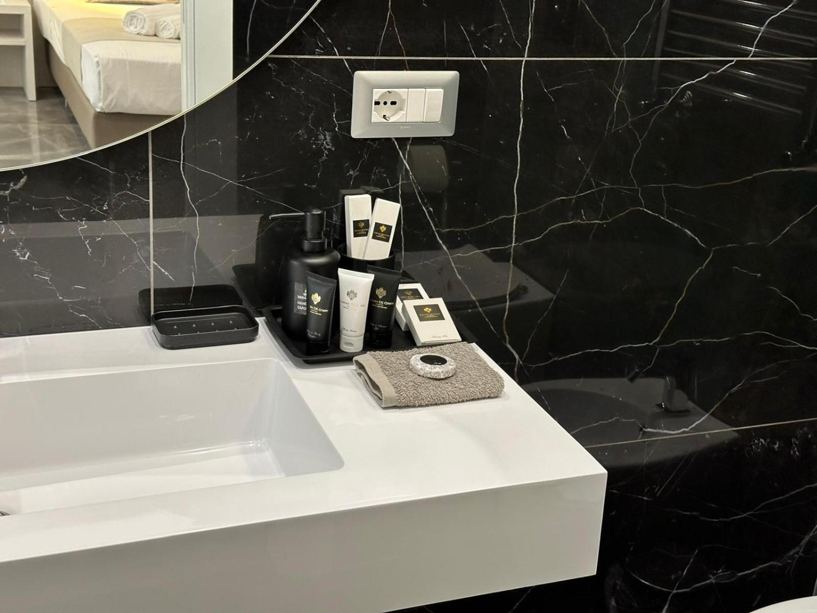 Deda & Fove Hotel Наполи Екстериор снимка