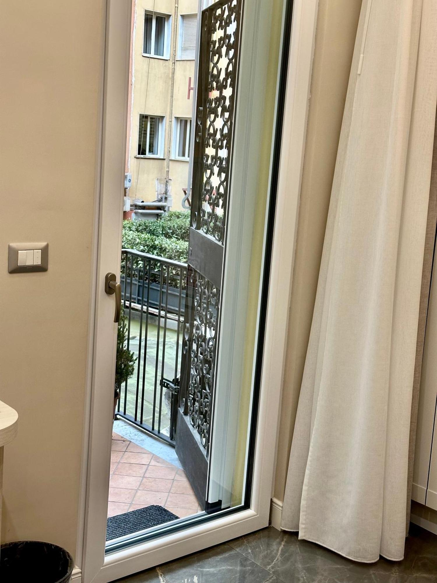 Deda & Fove Hotel Наполи Екстериор снимка